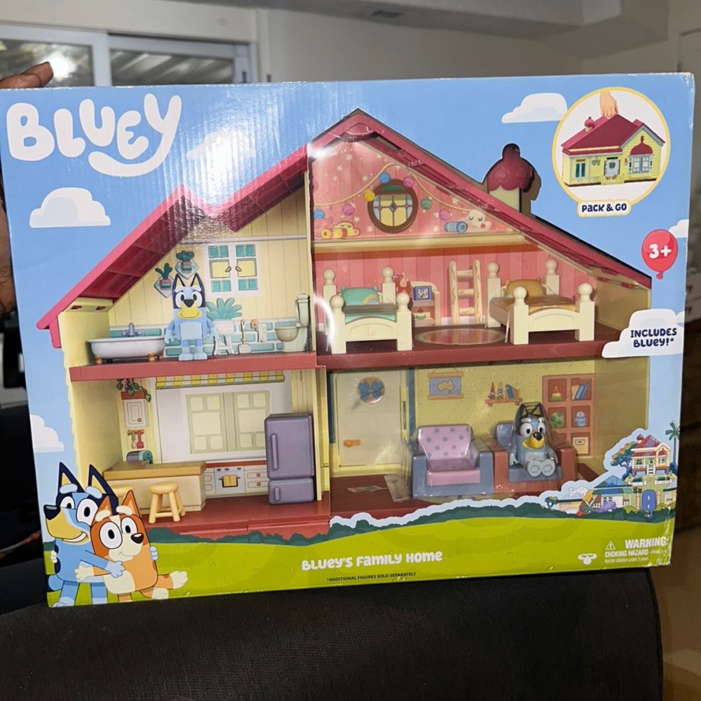 Bluey’s Family Home play set (new!)